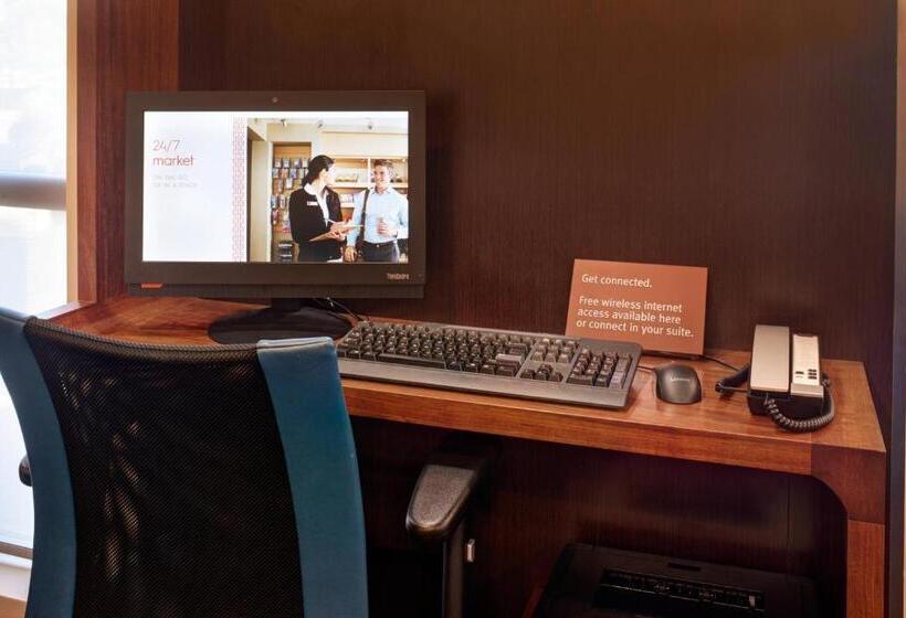 Отель Towneplace Suites By Marriott Detroit Troy