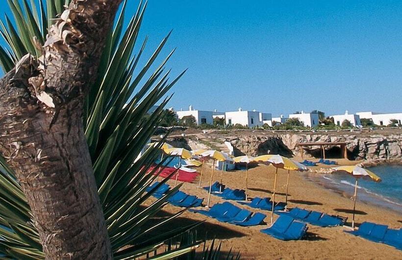 هتل Villaggio Approdo Di Ulisse