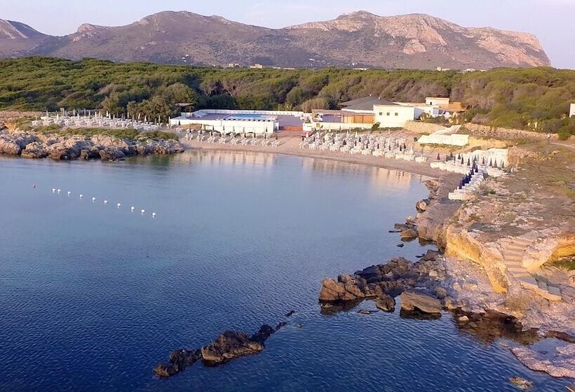 هتل Villaggio Approdo Di Ulisse