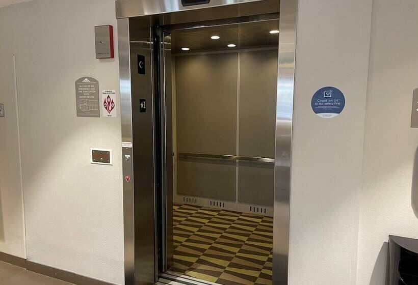 酒店 Coratel Inn & Suites By Jasper Rochester