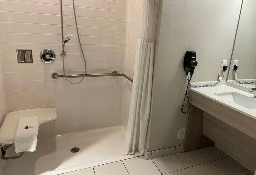 Отель Coratel Inn & Suites By Jasper Rochester