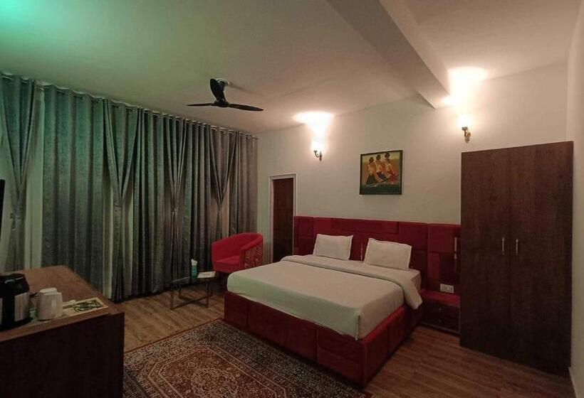 Отель Collection O The Maan Resort