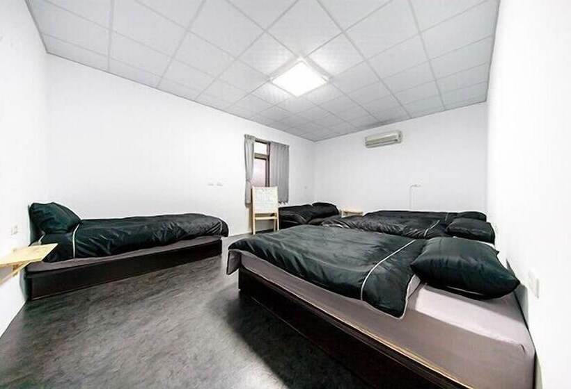 هاستل Zl Bed And Breakfast