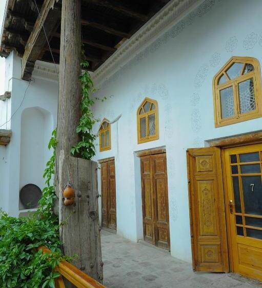 בית מלון כפרי Bibi Khanym