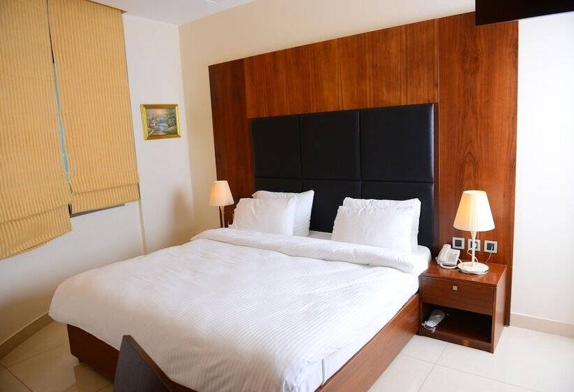 هتل Dolphin Royal Suites