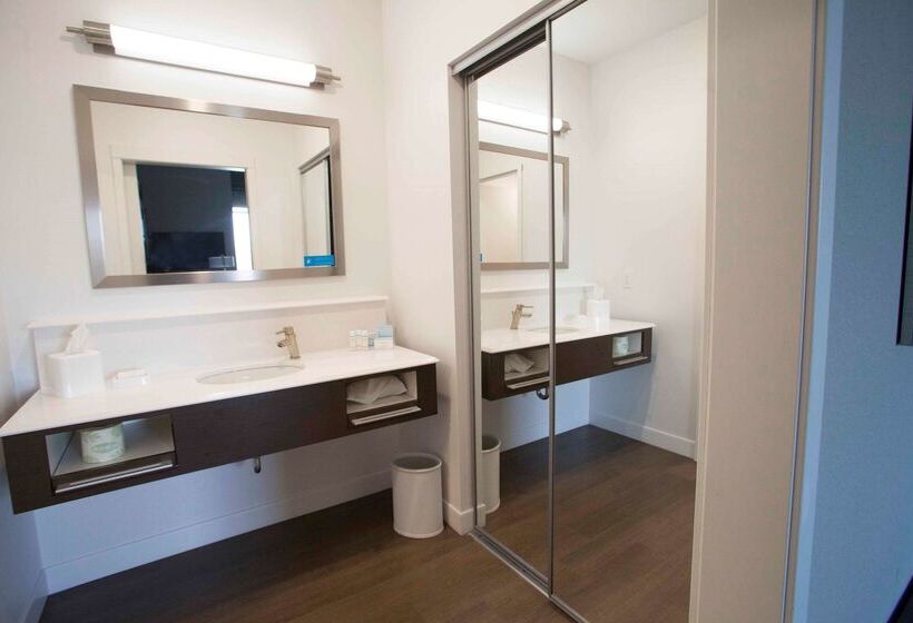 هتل Hampton Inn & Suites Downtown St. Paul