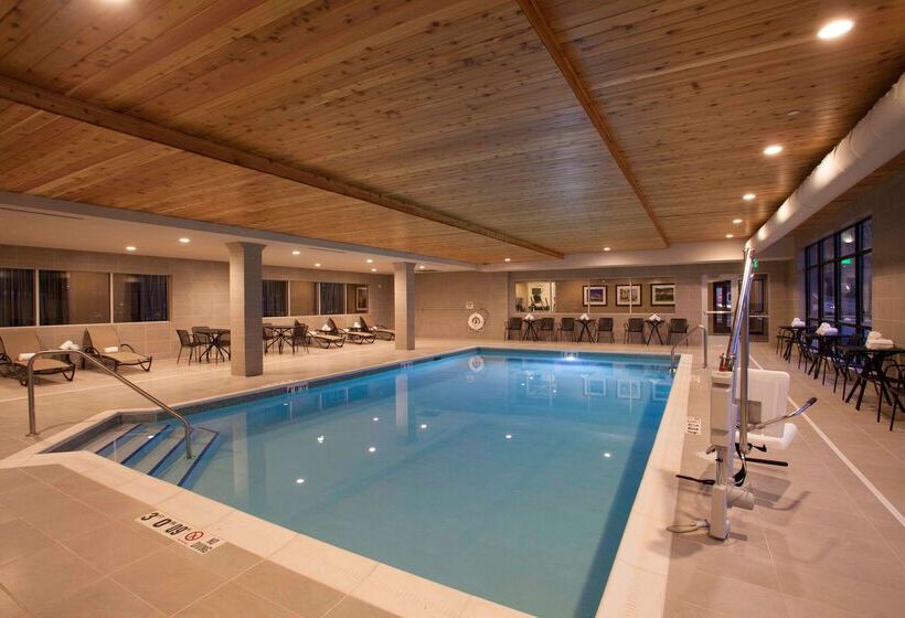 هتل Hampton Inn & Suites Downtown St. Paul