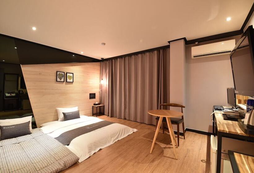 酒店 The May Gimhae