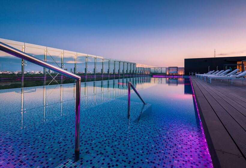 Radisson Hotel Santa Cruz