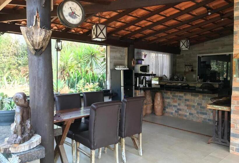 ユースホステル Estância Das Angolas   Inhotim