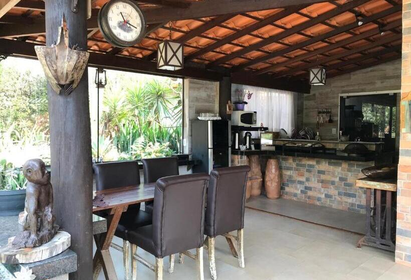 ユースホステル Estância Das Angolas   Inhotim