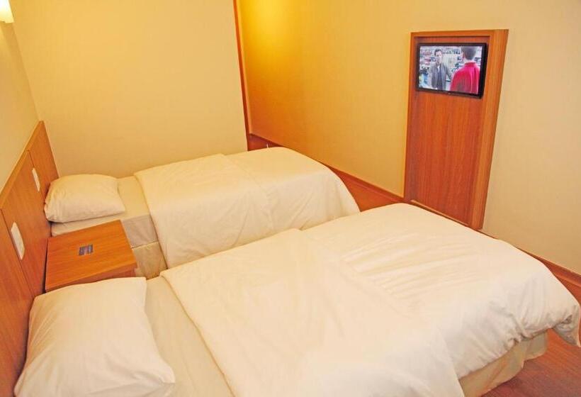 Bernal Hotel Econômico