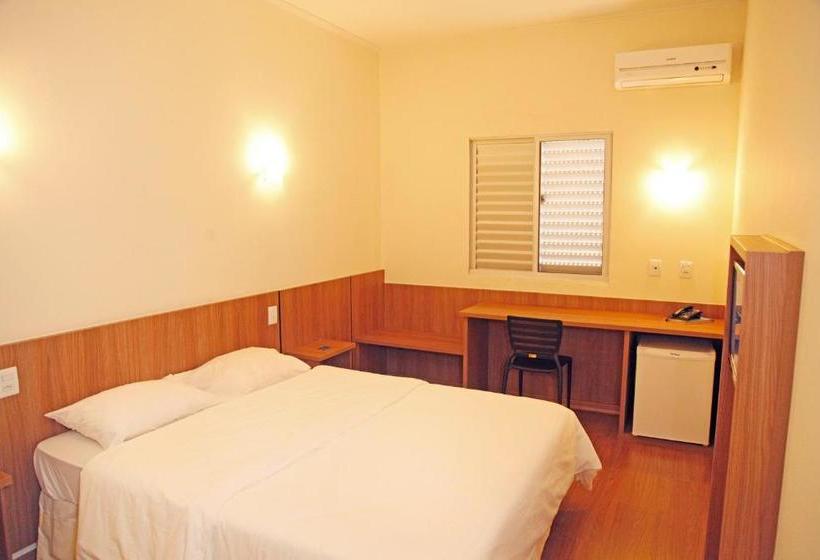 Bernal Hotel Econômico