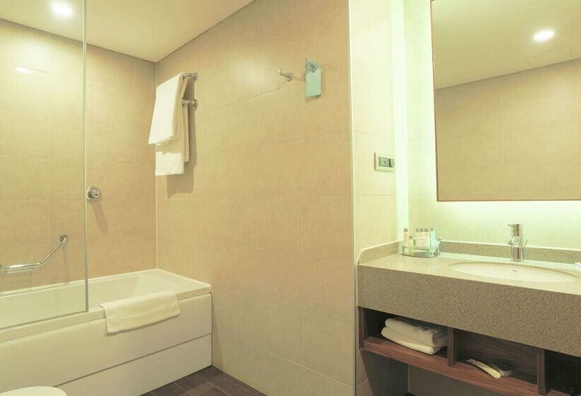 هتل Hilton Garden Inn Eskisehir