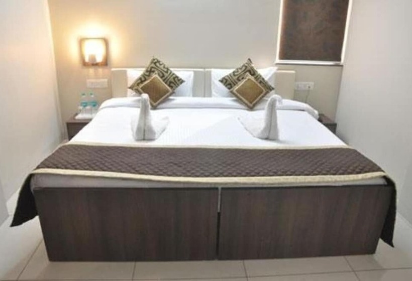 Fotos del hotel R K Palace:  6