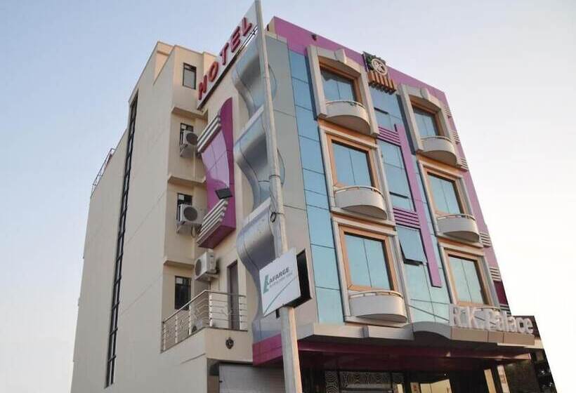 Fotos del hotel R K Palace:  11