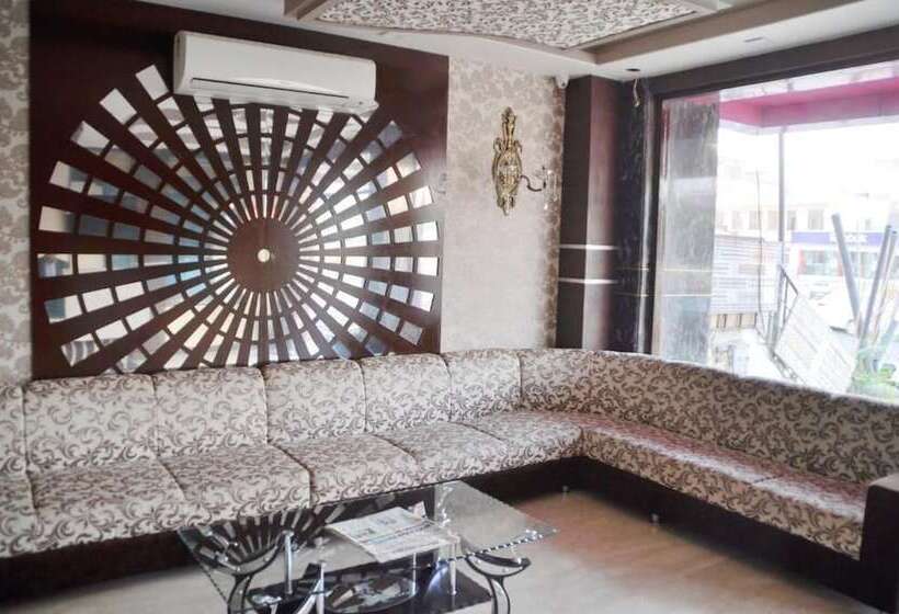 Fotos del hotel R K Palace:  27