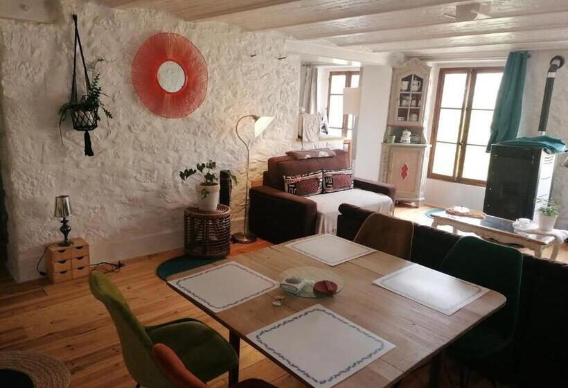 تختخواب و صبحانه La Grange En Champagne