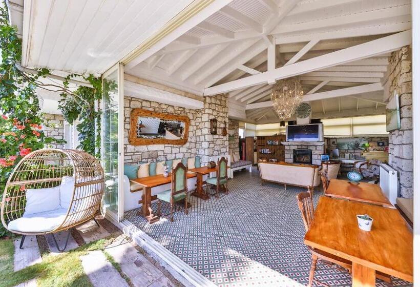 هتل Palas Alaçatı   Adult Only