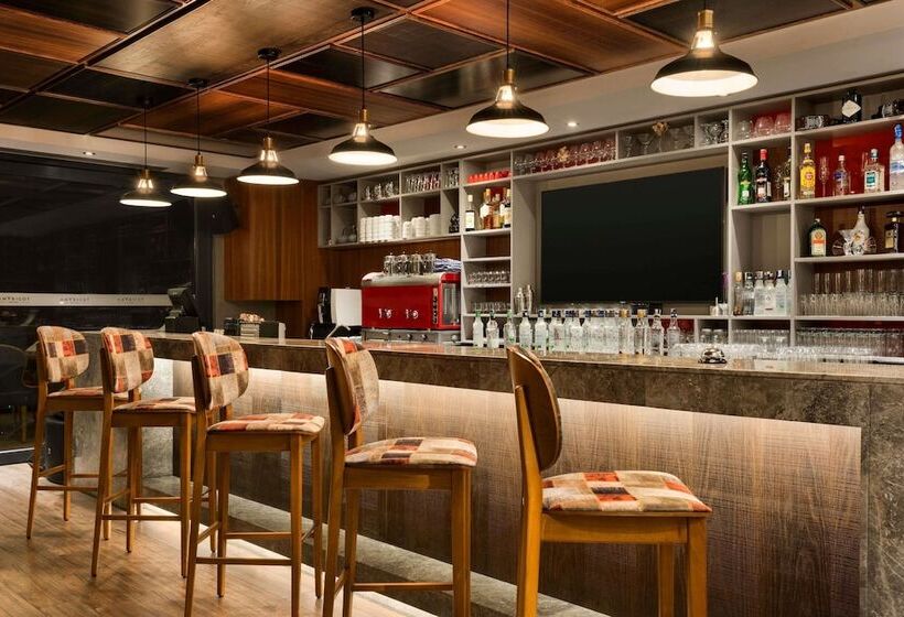 בית מלון כפרי Ramada Encore By Wyndham Eskisehir