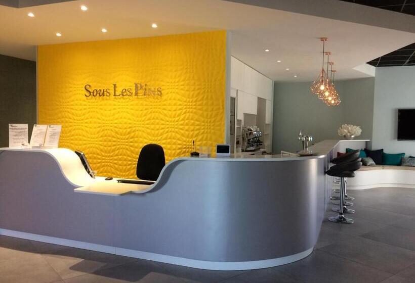هتل Sous Les Pins
