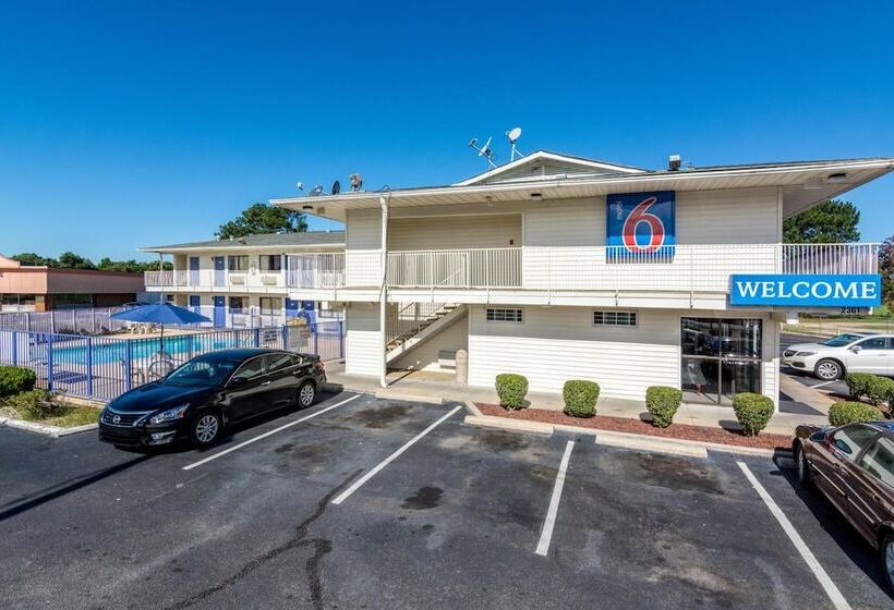 Motel 6 lumberton, Nc