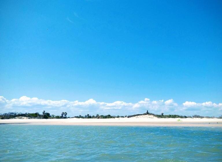 مبيت وإفطار Castelo Vendom Ecolodge Parajuru