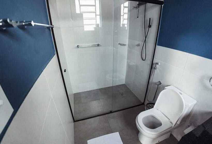 Mova Hotel D Oeste Localizado Em Frente A Praça Principal Da Cidade, Na área Central Pé Na Praça