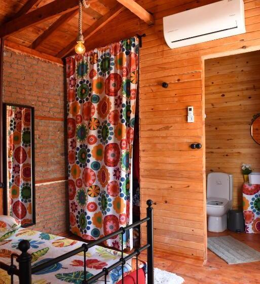 هتل Otantik Tas Ev