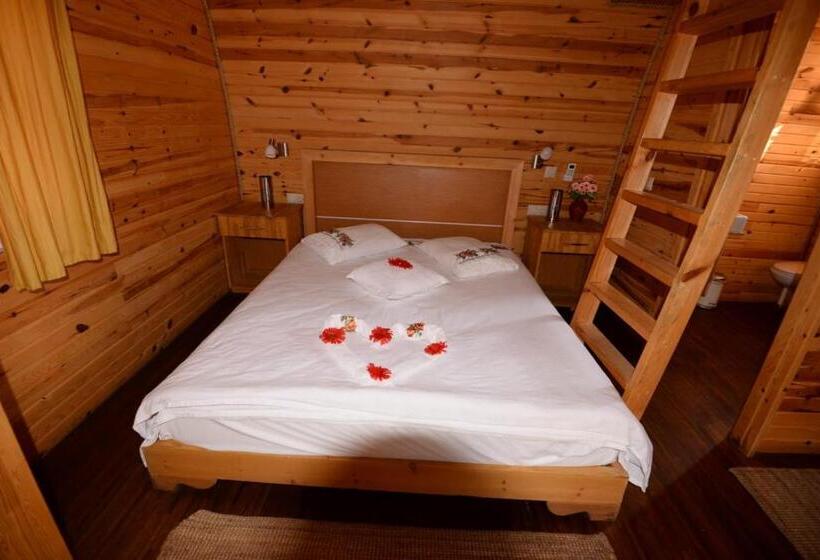 هتل Otantik Tas Ev