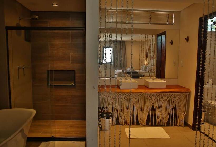 هتل àrvo Boutique