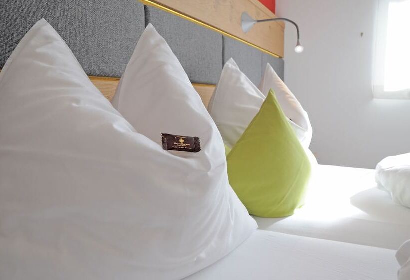 هتل Appartement Schattauer