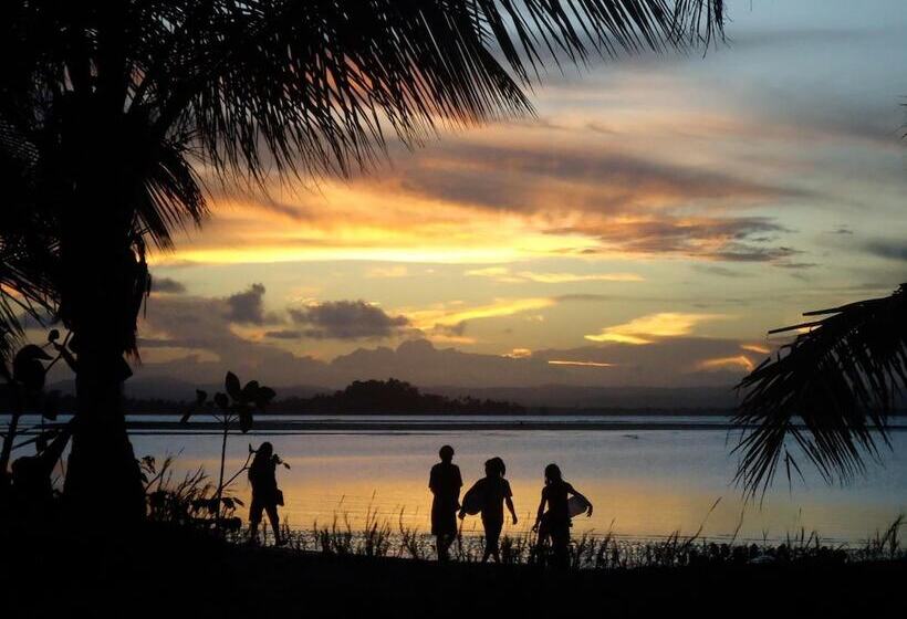هتل Nirvana Beach