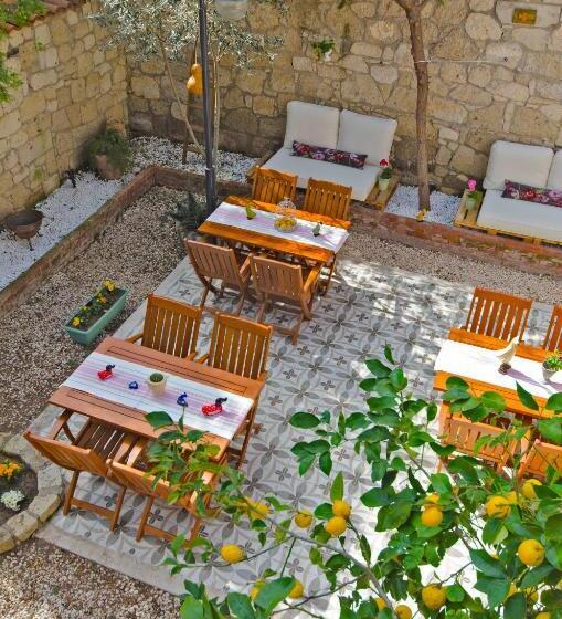 Bed and Breakfast Lilyum Alaçatı Taş Ev