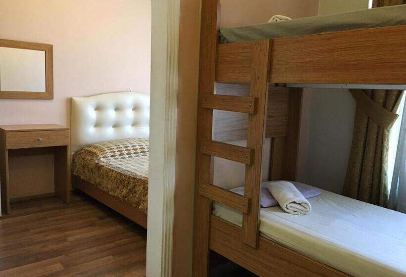 Hotel Second Home Hostel