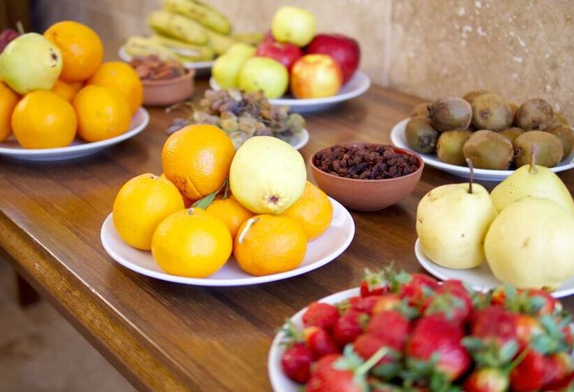 تختخواب و صبحانه Hikmet's House