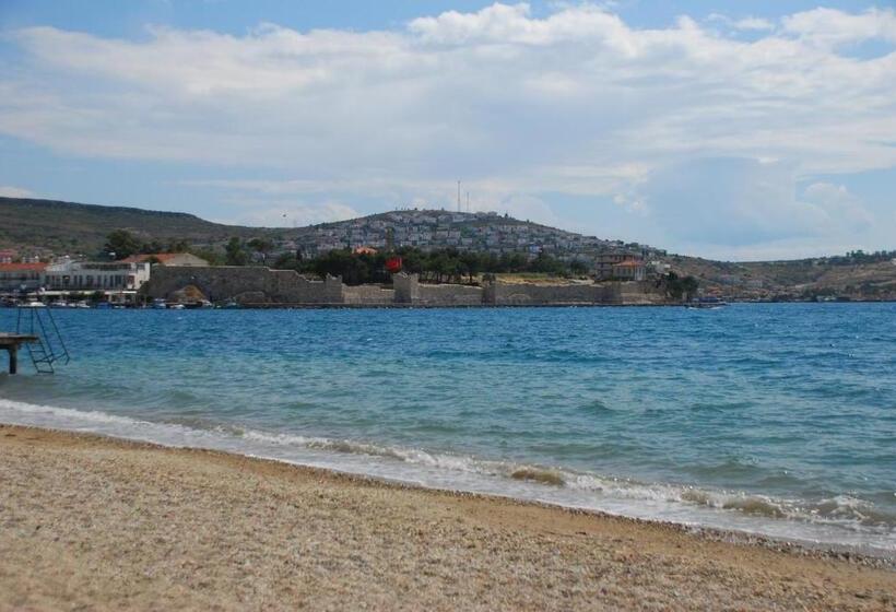 هتل Foca Antik
