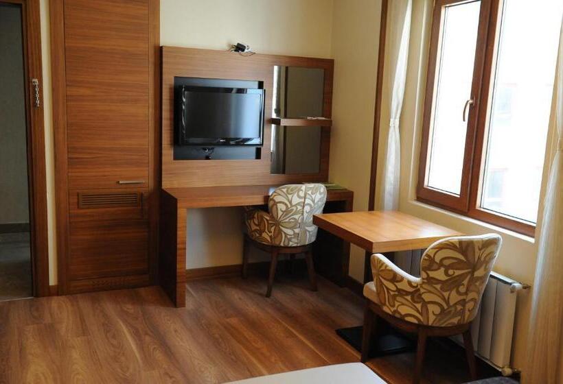 هتل Izmıt Saray