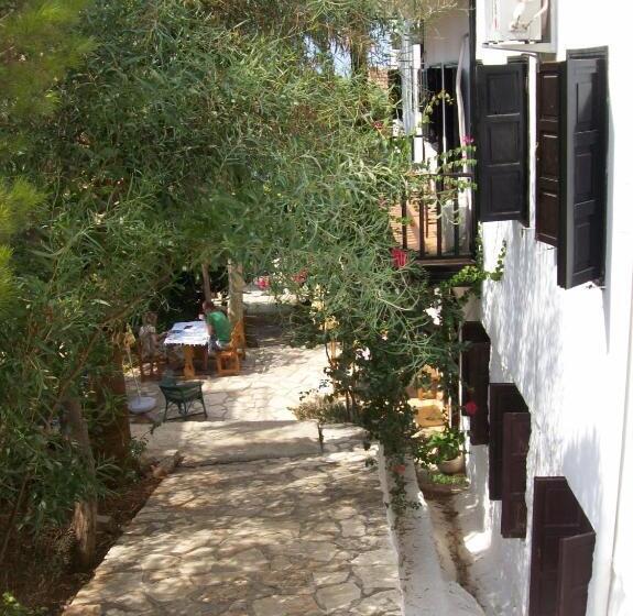 هتل Kalkan Turk Evi