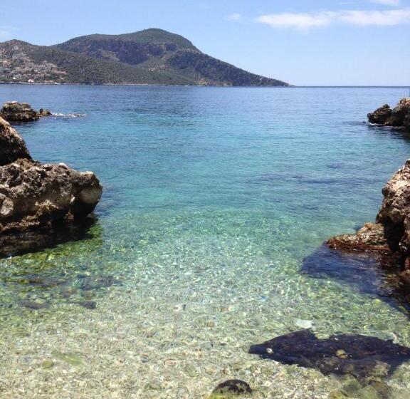 هتل Kalkan Turk Evi