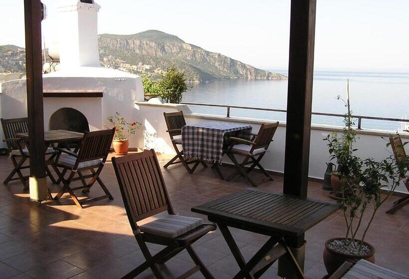 هتل Kalkan Turk Evi