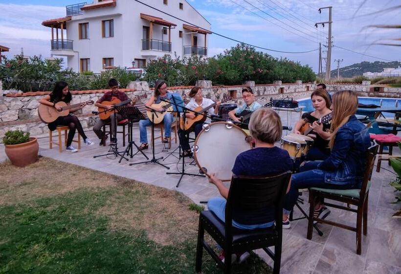 هتل Karaburun Konak
