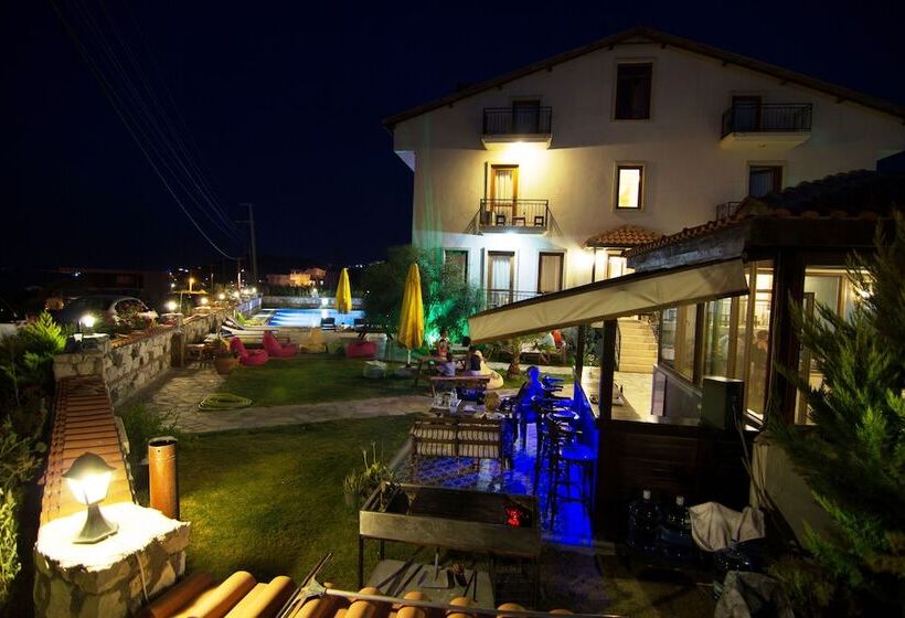 هتل Karaburun Konak
