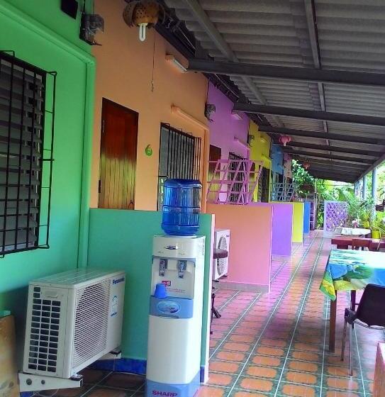 هاستل Baan Benjathip