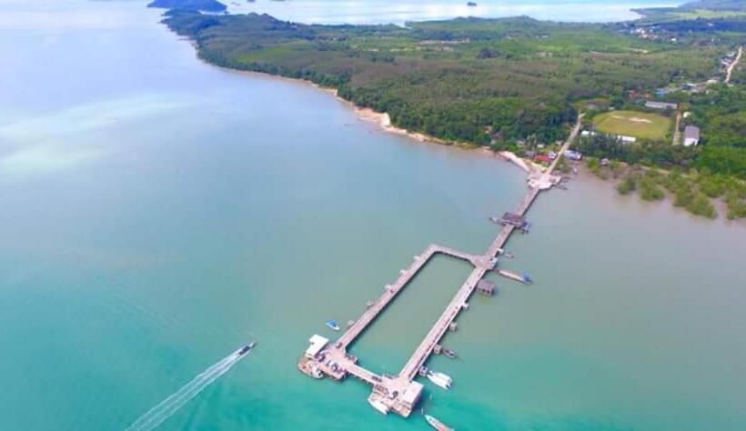 تختخواب و صبحانه Baan Anattaya Koh Yao Noi