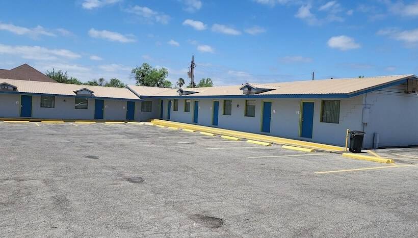 هتل Carrizo Executive Inn