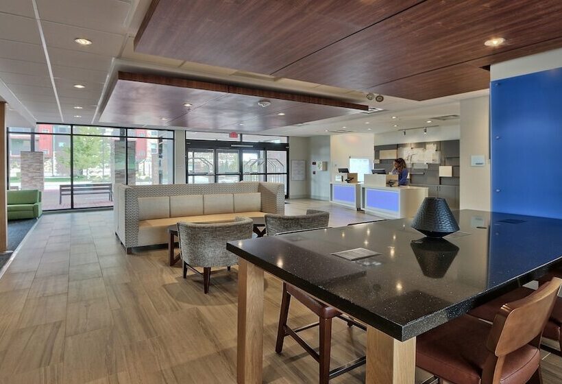 هتل Holiday Inn Express & Suites Broomfield, An Ihg