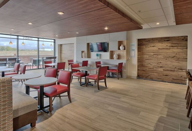 هتل Holiday Inn Express & Suites Broomfield