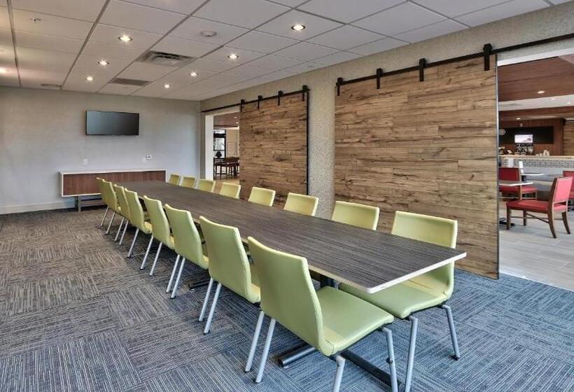 هتل Holiday Inn Express & Suites Broomfield, An Ihg
