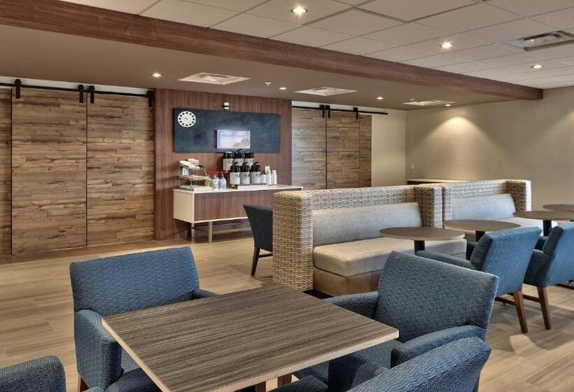 هتل Holiday Inn Express & Suites Broomfield